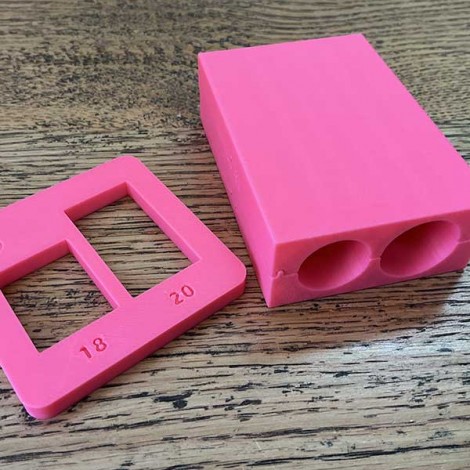 18 + 20mm Acrylic Clay Bead Roller with Measuring Templates 18 + 20mm Acrylic Clay Bead Roller with Measuring Templates
