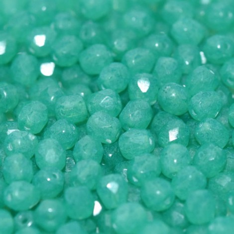 4mm Czech Firepolish Beads - Crystal Milky Green - Pack of 50 4mm Czech Firepolish Beads - Crystal Milky Green - Pack of 50