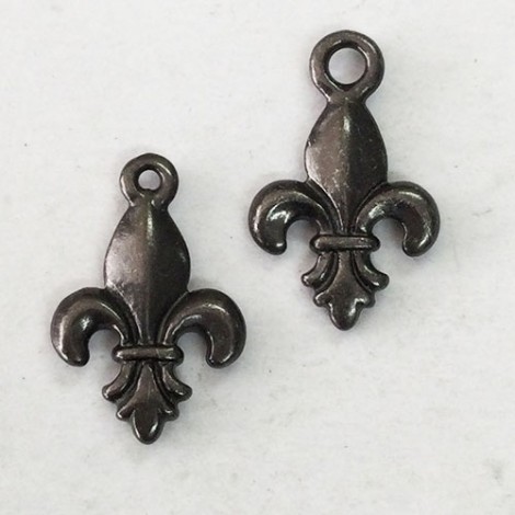 18mm TierraCast Fleur de Lis Charm - Black Oxide - Pack of 2 18mm TierraCast Fleur de Lis Charm - Black Oxide - Pack of 2