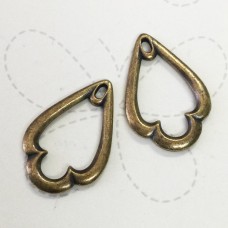 24x16mm TierraCast Trefoil Drop - Brass Oxide - Pack of 2