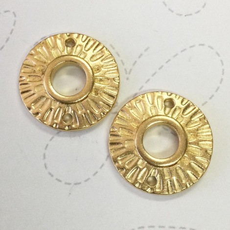 22mm TierraCast Radiant Round Links - 22K Gold Plated - Pack of 2 22mm TierraCast Radiant Round Links - 22K Gold Plated - Pack of 2