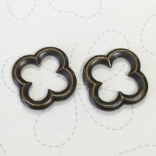 22mm TierraCast Large Quatrefoil Link - Brass Oxide - Pack of 2
