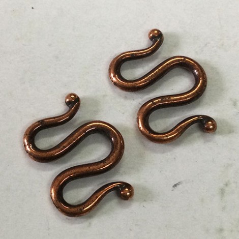 18x12mm TierraCast Classic 'M' Clasp - Antique Copper Plated - Pack of 2 18x12mm TierraCast Classic 'M' Clasp - Antique Copper Plated - Pack of 2