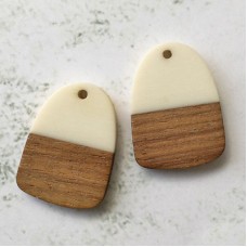 28x20x3mm Cream Resin & Wood Rounded Triangle Drops with 2mm hole size 