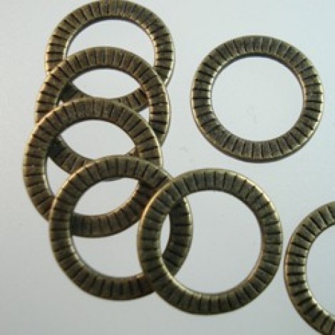 17.4mm Ant Bronze Alloy Link Ring Connectors