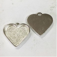 30x33mm Nunn Design Heart Bezel Pendant - Bright Silver - Each