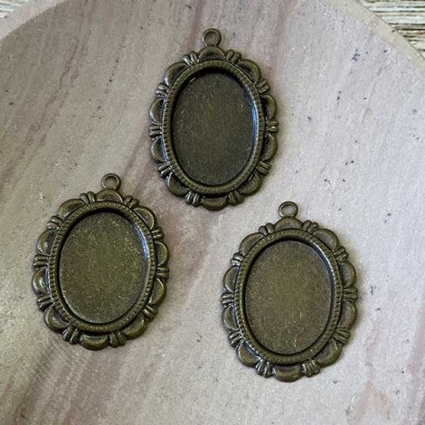 20x28mm (13x17.5mm ID) Antique Brass Cabochon Pendant Frame - Pack of 20