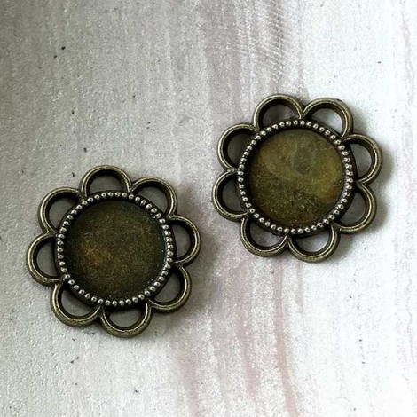 23mm (14mm ID) Vintage Ant Bronze Alloy Flower Bezel - Pack of 2 23mm (14mm ID) Vintage Ant Bronze Alloy Flower Bezel - Pack of 2