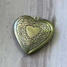 29x28mm Antique Brass Victorian Heart Locket - Each