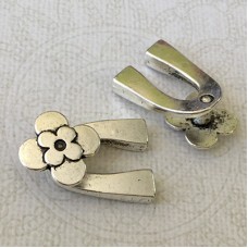 5mm Flat Leather Horseshoe Shaped Flower Connector Clasp - Ant Silver