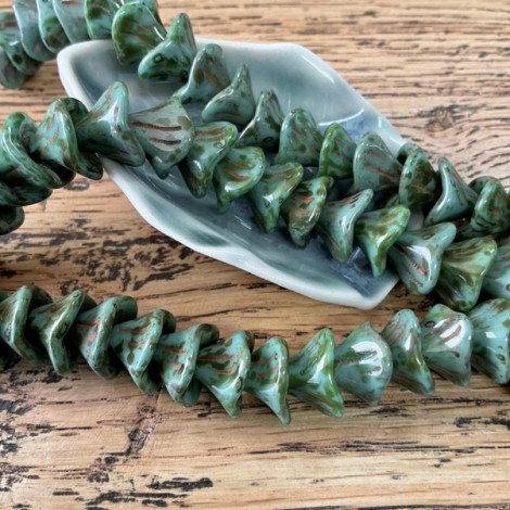 10x12mm Opaque Green Picasso 3-Petal Flower Beads - Pack of 10 10x12mm Opaque Green Picasso 3-Petal Flower Beads - Pack of 10