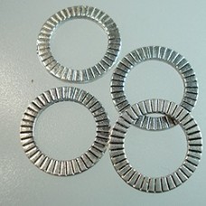 17.4mm Ant Silver Alloy Link Ring Connectors