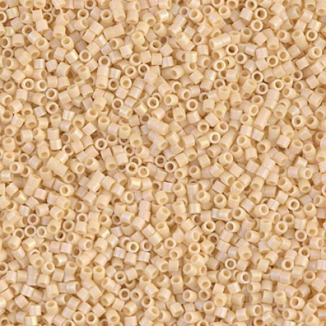 15/0 Delica Seed Beads - Opaque Matte Pear AB