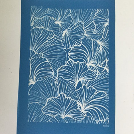 Moiko Silk Screen - 74x105mm - Design 11.47 - Petunia Petals