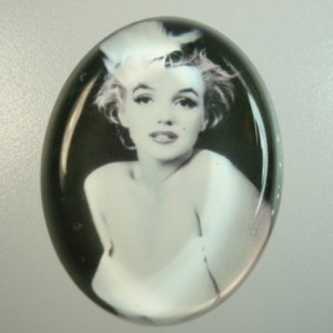 37.5x29mm Glass Cabochon with Marilyn Monroe - Each 37.5x29mm Glass Cabochon with Marilyn Monroe - Each