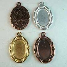 29x19mm (10x16mmID) TierraCast Oval Scalloped Picture Frame Charm