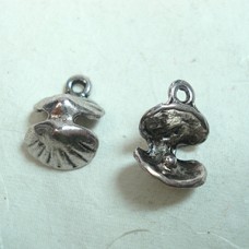 15x11mm Antique Silver Shell Charm - Pack of 10