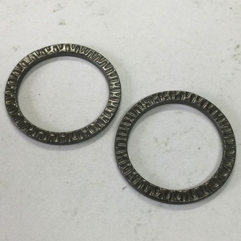 32mm TierraCast Ex-Large Radiant Ring Link - Black Oxide - Pack of 2 32mm TierraCast Ex-Large Radiant Ring Link - Black Oxide - Pack of 2