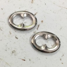 18x13mm TierraCast Oval Quatrefoil Links - Antique Silver - Pack of 2