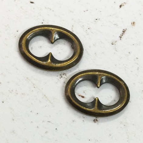 18x13mm TierraCast Oval Quatrefoil Links - Brass Oxide - Pack of 2 18x13mm TierraCast Oval Quatrefoil Links - Brass Oxide - Pack of 2