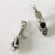 TierraCast Harlow Shoe Charm - Antique Fine Silver Plated - Pack of 2