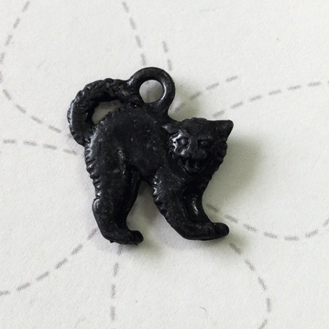 18x16mm TierraCast Scary Cat Charm - Black Oxide Plated
