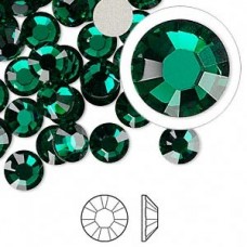 7mm SS34 Crystal Passions 2058 Flatback Crystals - Emerald 